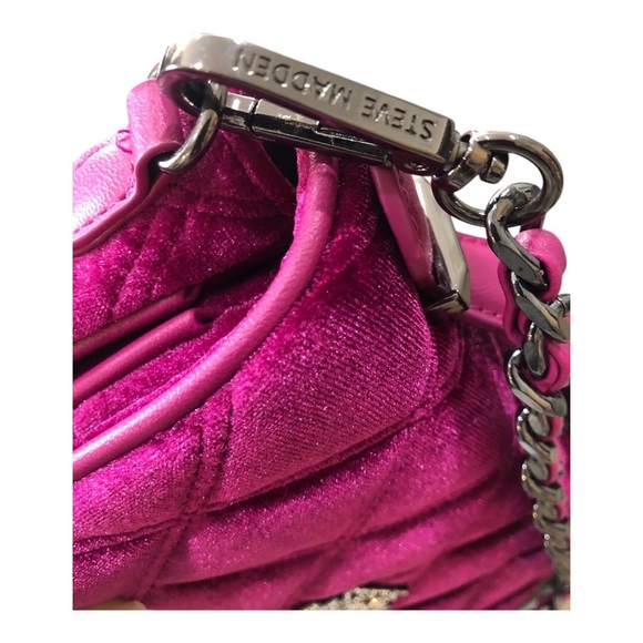 Steve Madden fuchsia fucsia deep pink bcourtney velvet gunmetal chain crossbody - Picture 4 of 13